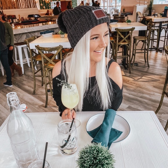 β¨πMEET YOUR SELLERπβ¨ - Picture 2 of 3